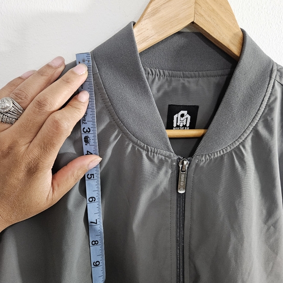 Into The AM Men's Bomber Jacket Full Zip - Picture 5 of 12